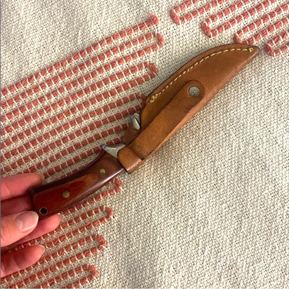 Jaguar Handcrafted Hunting Knife with Leather Sheath